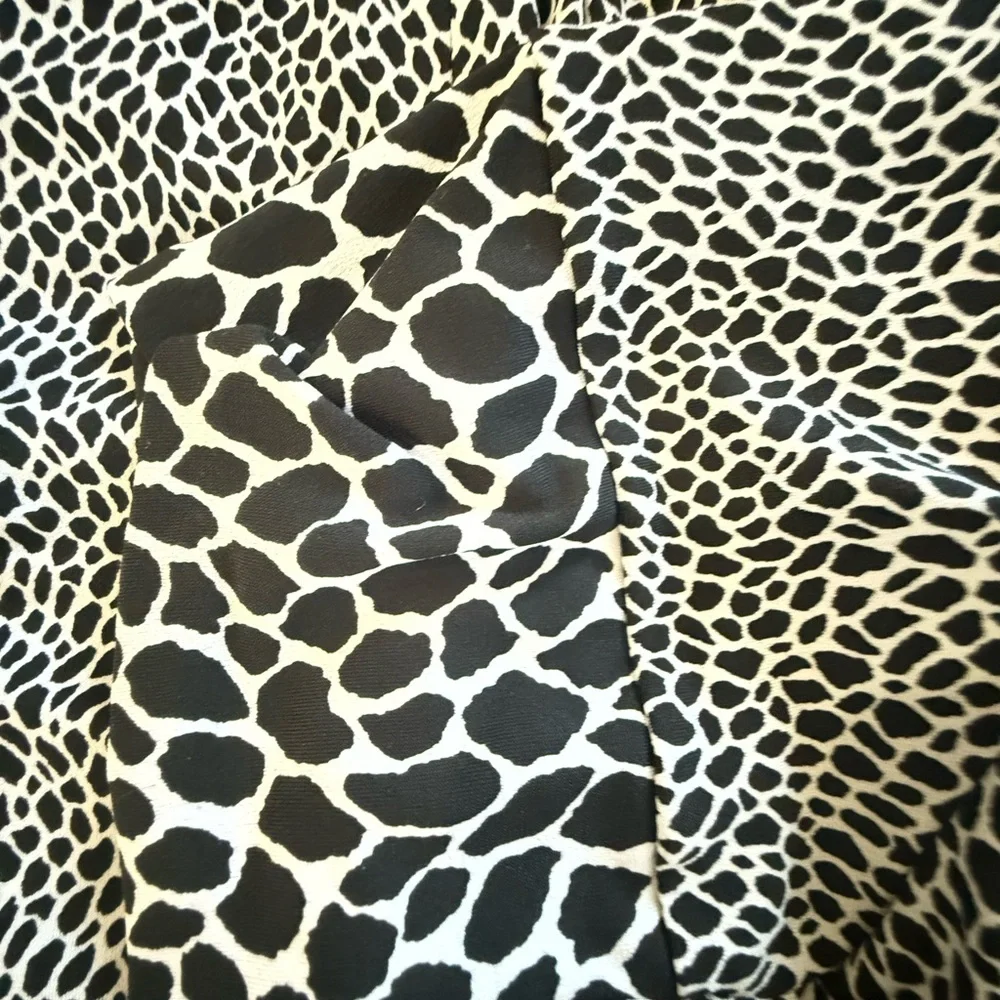 🎉Host Pick🎉Michael Kors Black & White Animal Print Shift - Size large